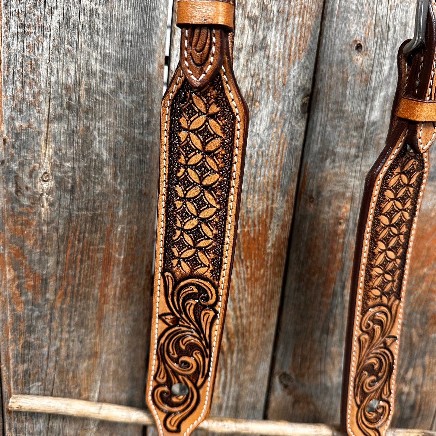 Light Oil Honeycomb One Ear/Breastcollar Tack Set