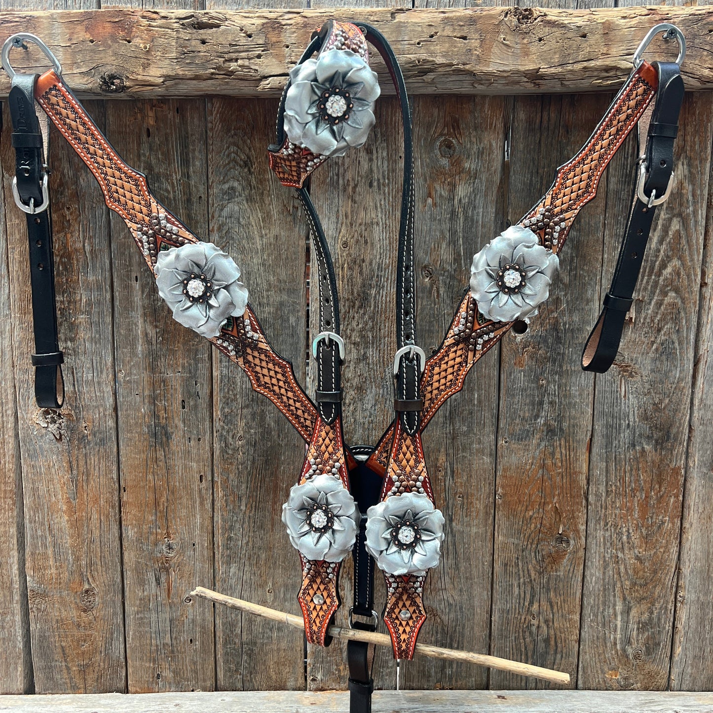 Rose Silver and Clear One Ear/ Breastcollar Tack Set #OEBC616