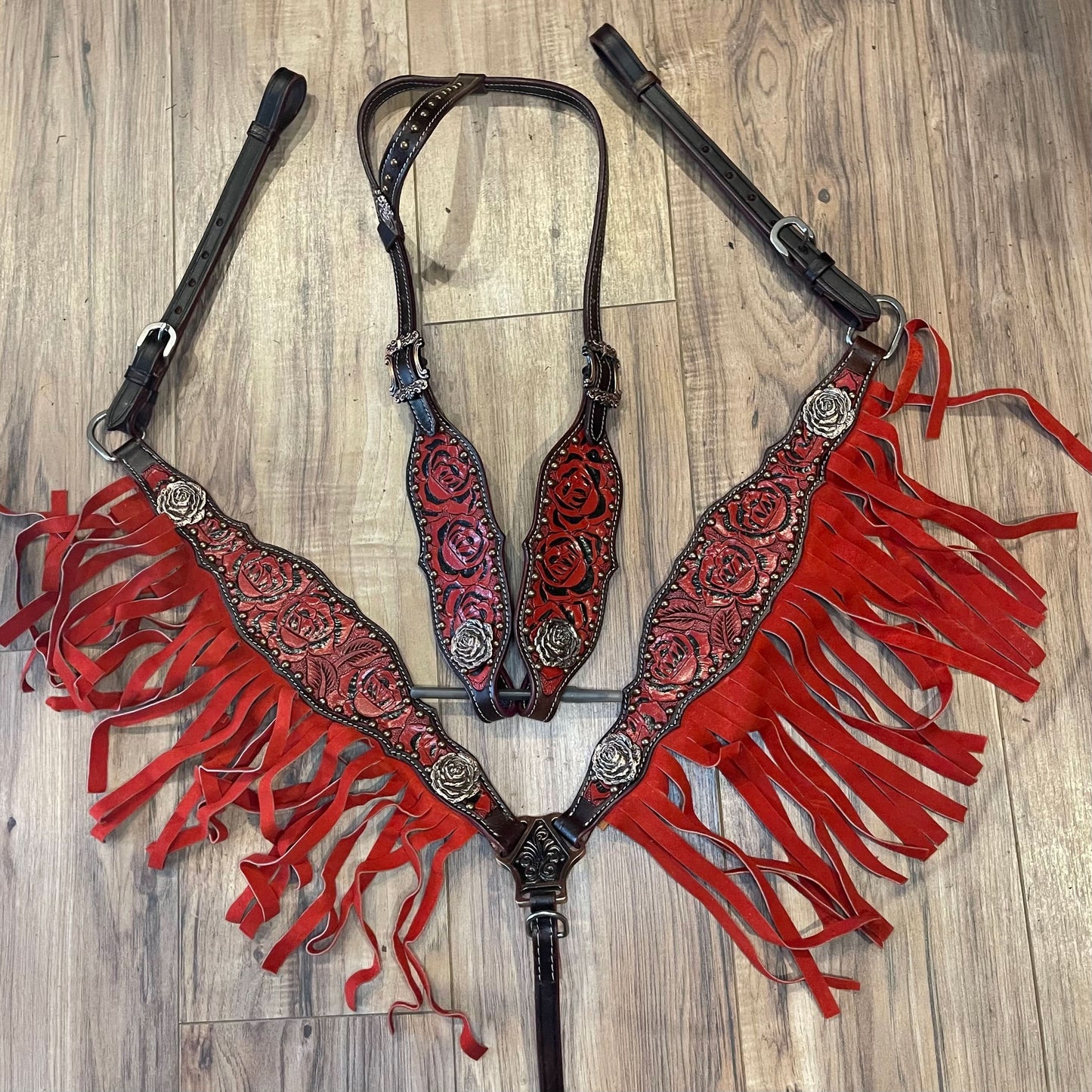 Red Rose One Ear Western Horse Tack Set – Leather Bridle & Breast Collar for Rodeo and Barrel Racing (BHT055)