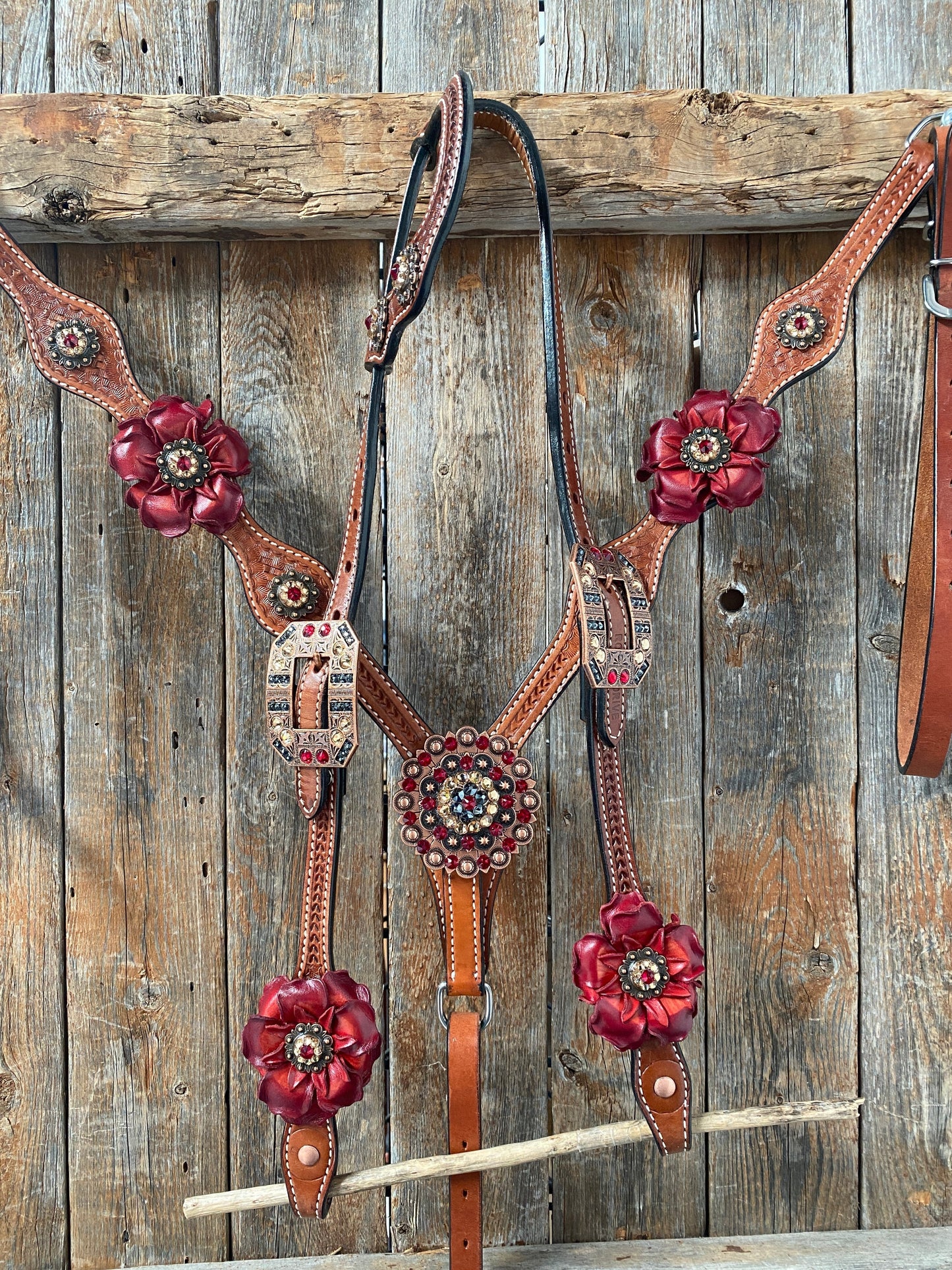 Light Oil Basketweave Champagne and Red One Ear & Breastcollar Tack Set #OEBC432