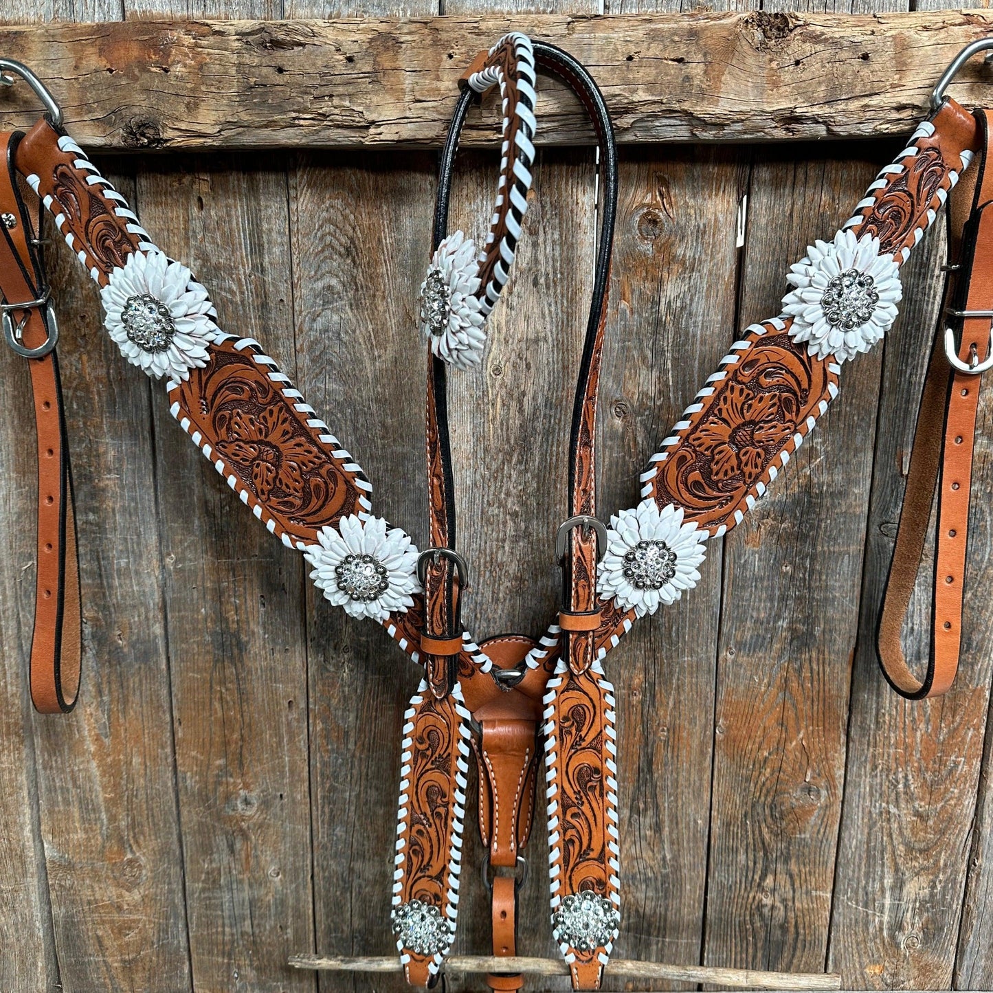 Light Oil Whipstitch White Daisy One Ear/ Breastcollar Tack Set #OEBC519
