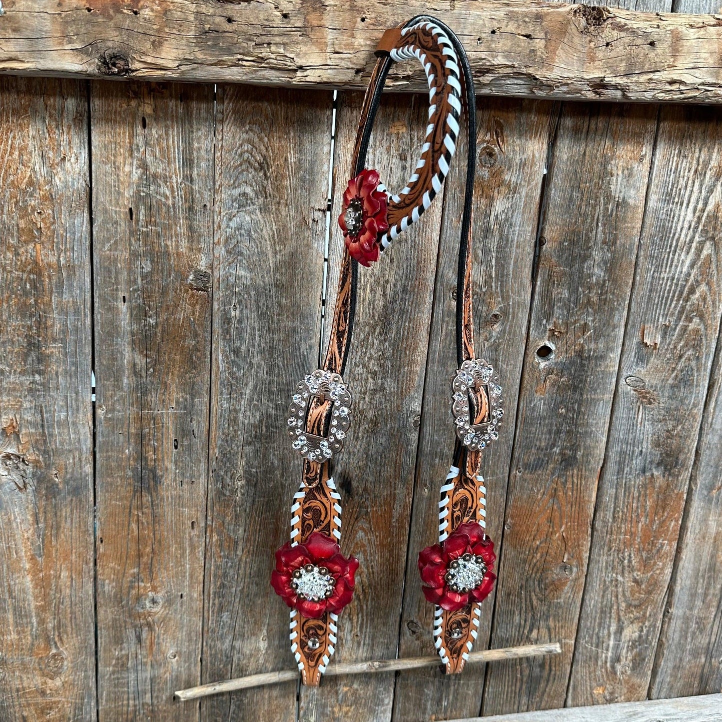 Light Oil Whipstitch Red and Turquoise One Ear/ Breastcollar Tack Set #OEBC549