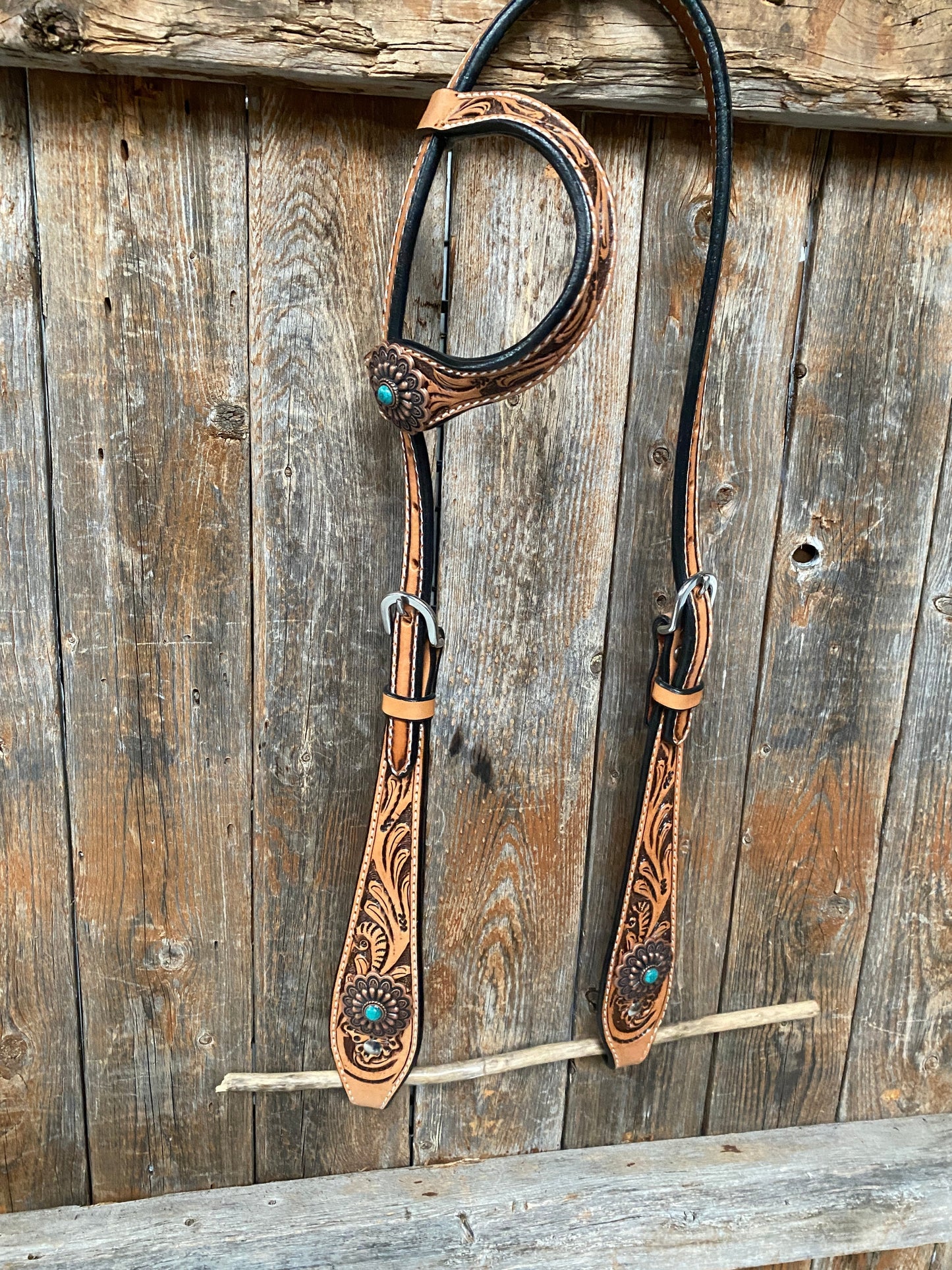 Light Oil Buckaroo Roper Flower Turquoise One Ear & Breastcollar Tack Set #OEBC459