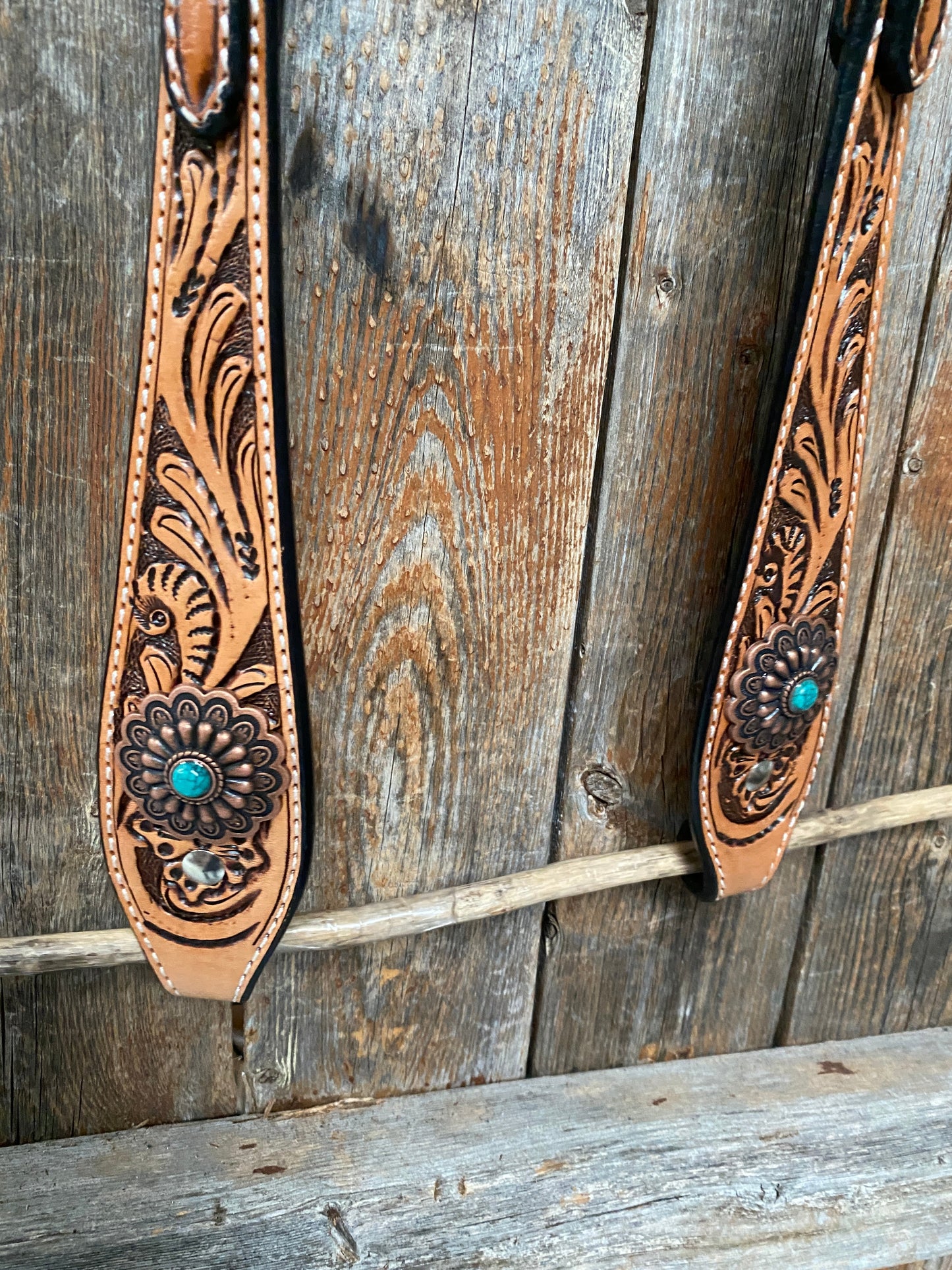 Light Oil Buckaroo Roper Flower Turquoise One Ear & Breastcollar Tack Set #OEBC459