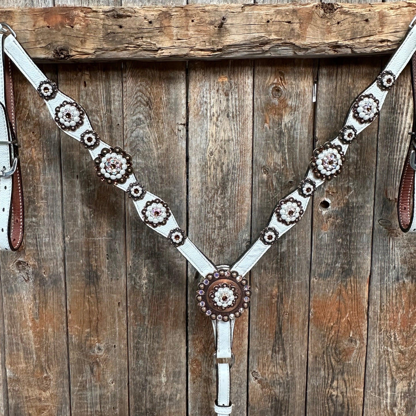 White Pearl One Ear/ Breastcollar Tack Set #OEBC520