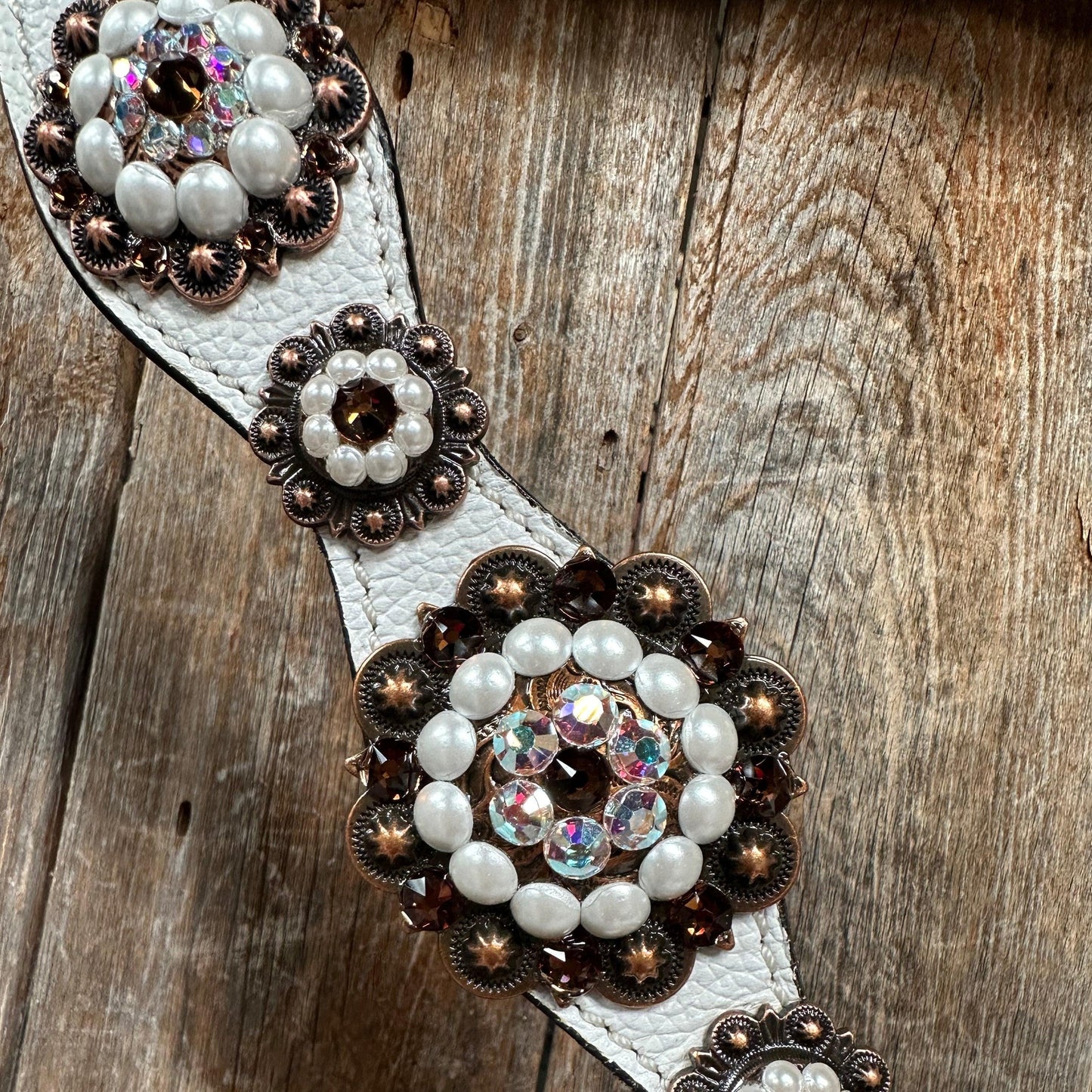 White Pearl One Ear/ Breastcollar Tack Set #OEBC520