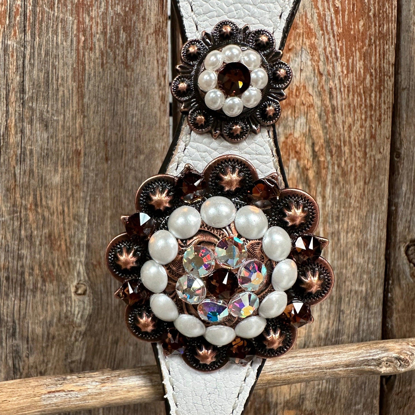 White Pearl One Ear/ Breastcollar Tack Set #OEBC520