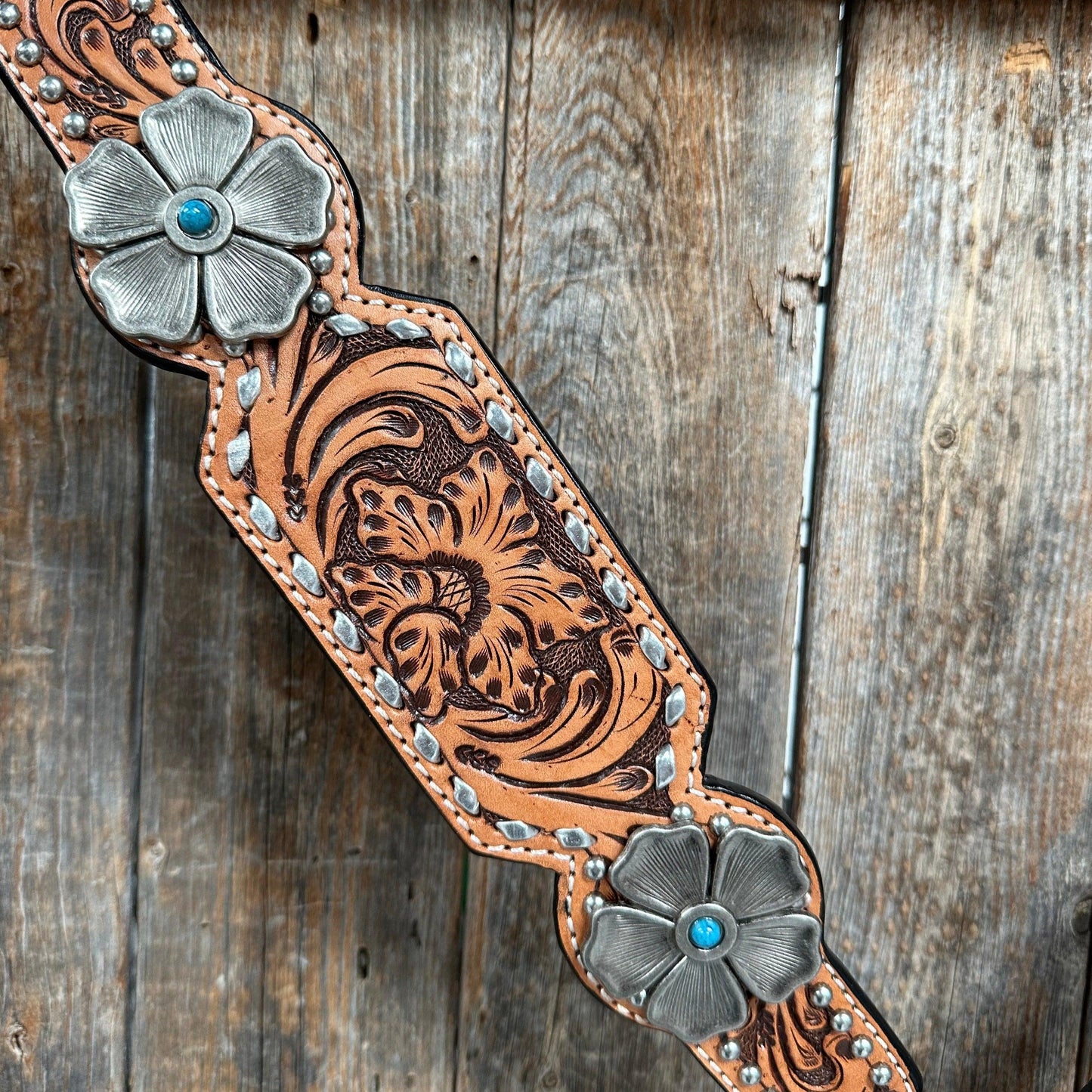 Silver Buckstitch and Flower One Ear / Breastcollar Tack Set #OEBC537