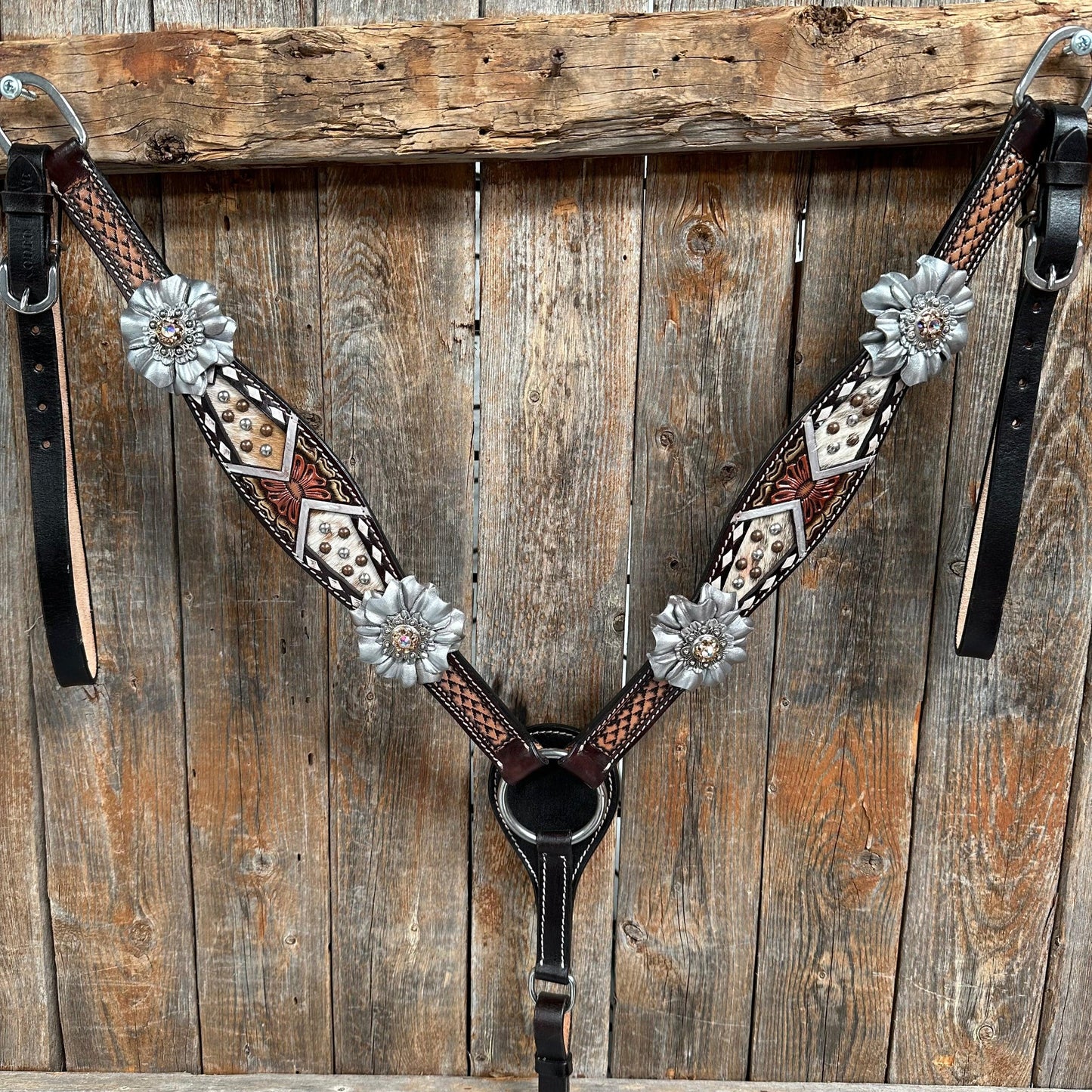 Cowhide Champagne and Silver One Ear/ Breastcollar Tack Set #OEBC556