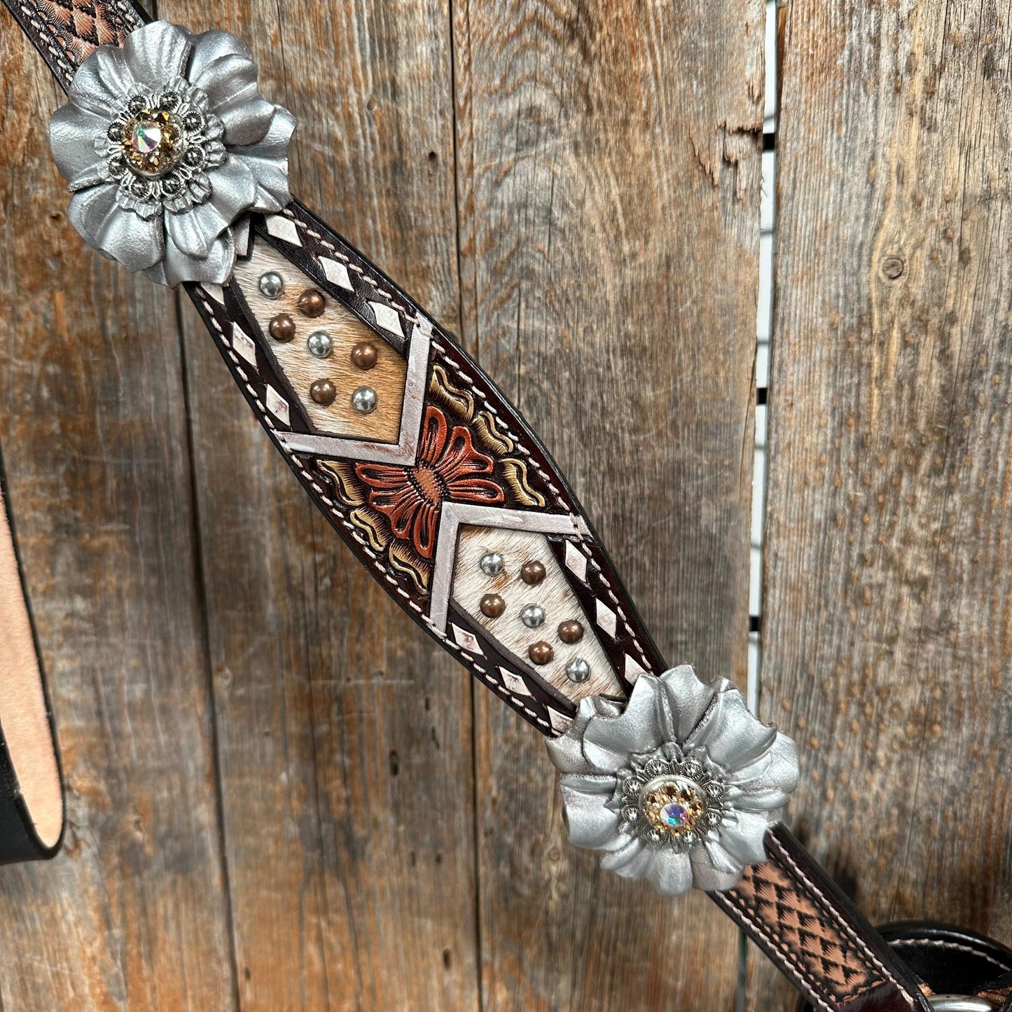 Cowhide Champagne and Silver One Ear/ Breastcollar Tack Set #OEBC556