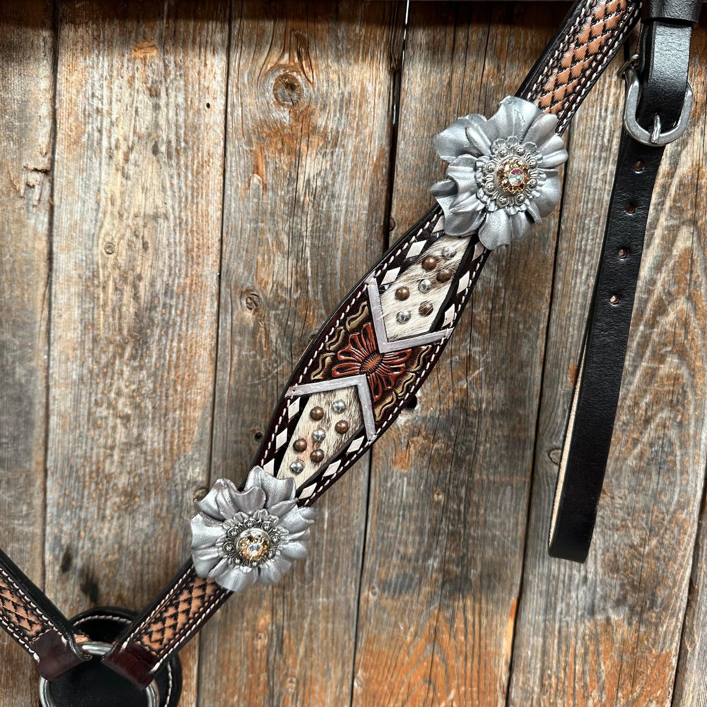 Cowhide Champagne and Silver One Ear/ Breastcollar Tack Set #OEBC556