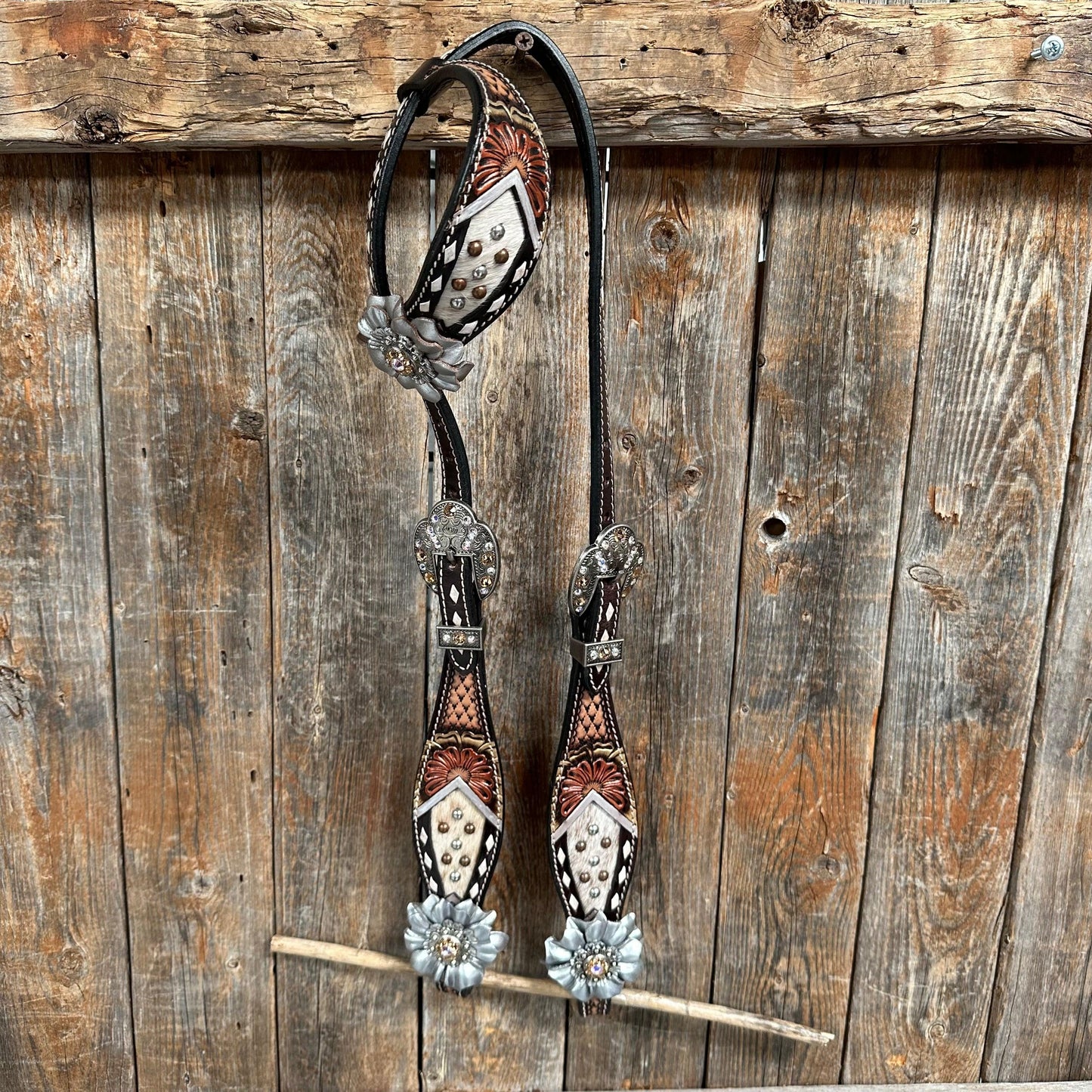 Cowhide Champagne and Silver One Ear/ Breastcollar Tack Set #OEBC556