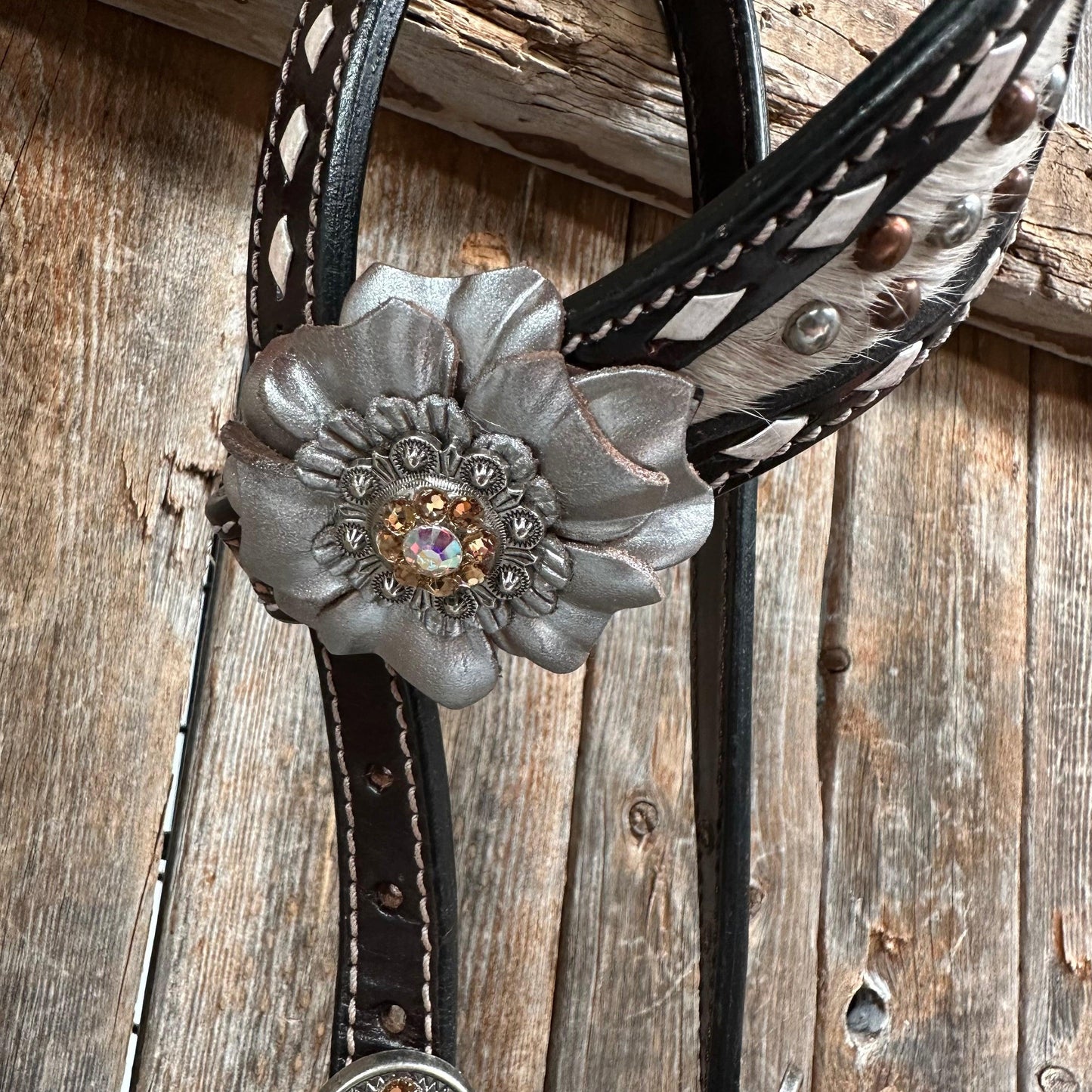 Cowhide Champagne and Silver One Ear/ Breastcollar Tack Set #OEBC556