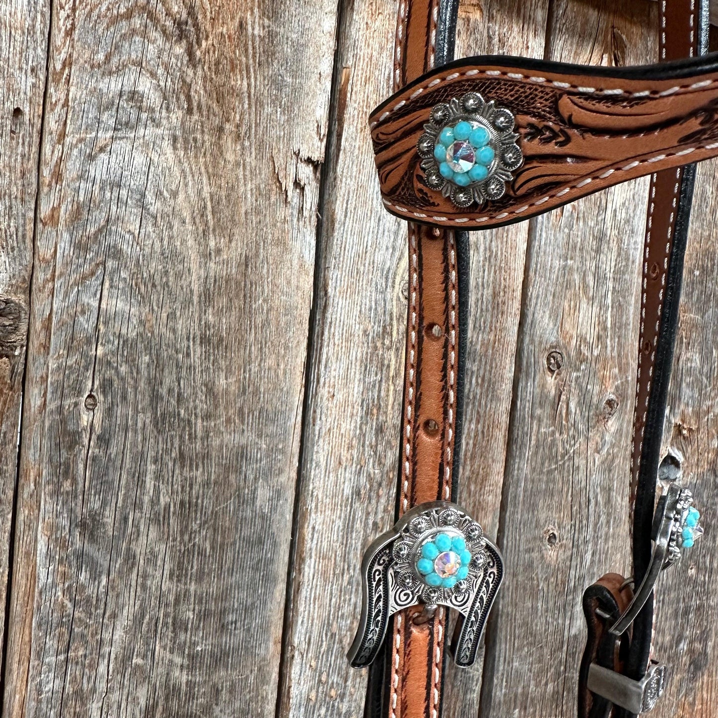 Light Oil Buckaroo Roper Turquoise and AB One Ear & Breastcollar Tack Set #OEBC559