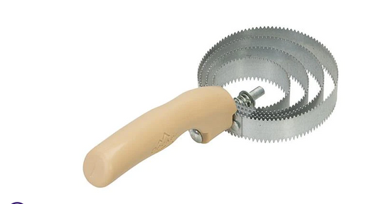 15S Decker Spiral Steel Curry Comb - TAN