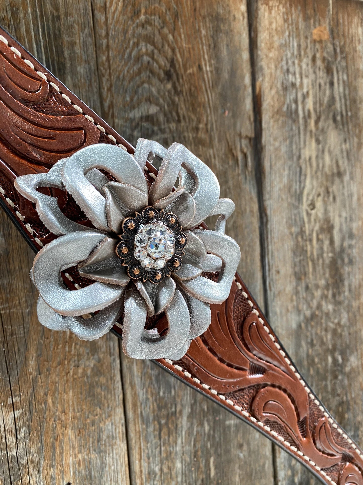 Medium Oil Breastcollar #BC145