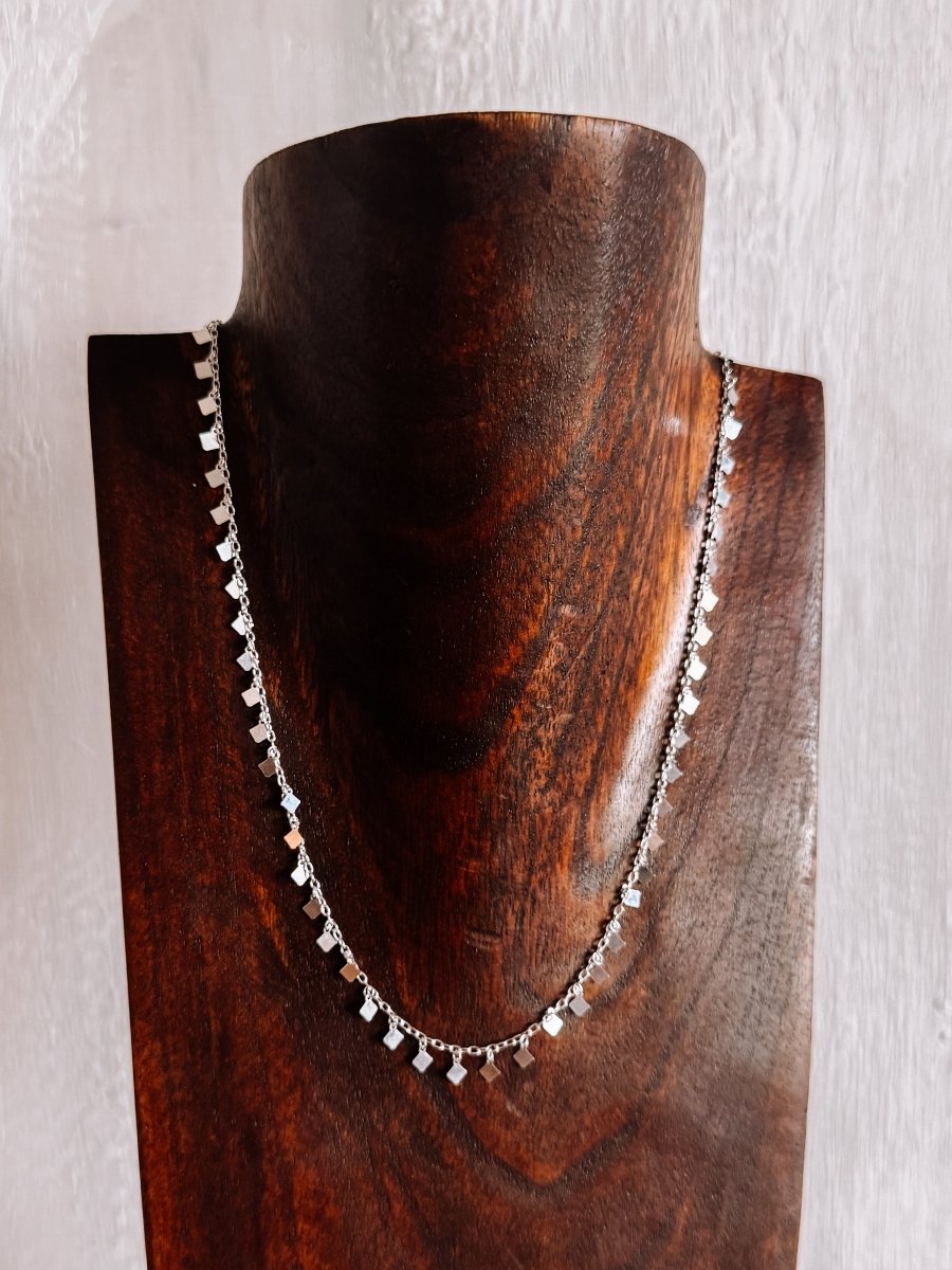 Diamond-Shaped Drops Necklace