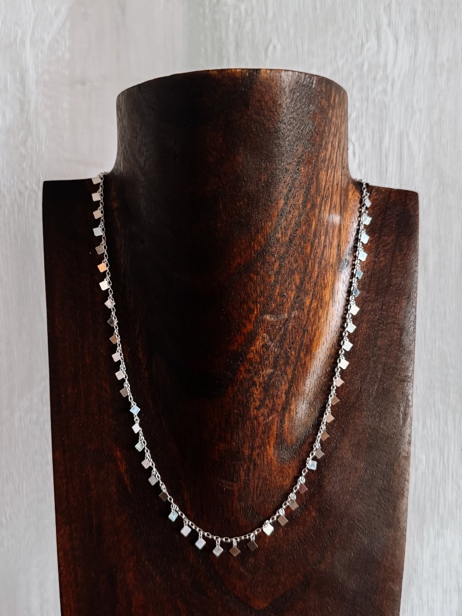Diamond-Shaped Drops Necklace
