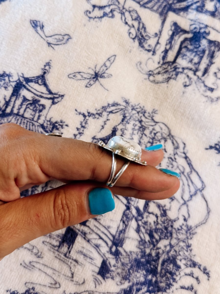 Freer Howlite Ring