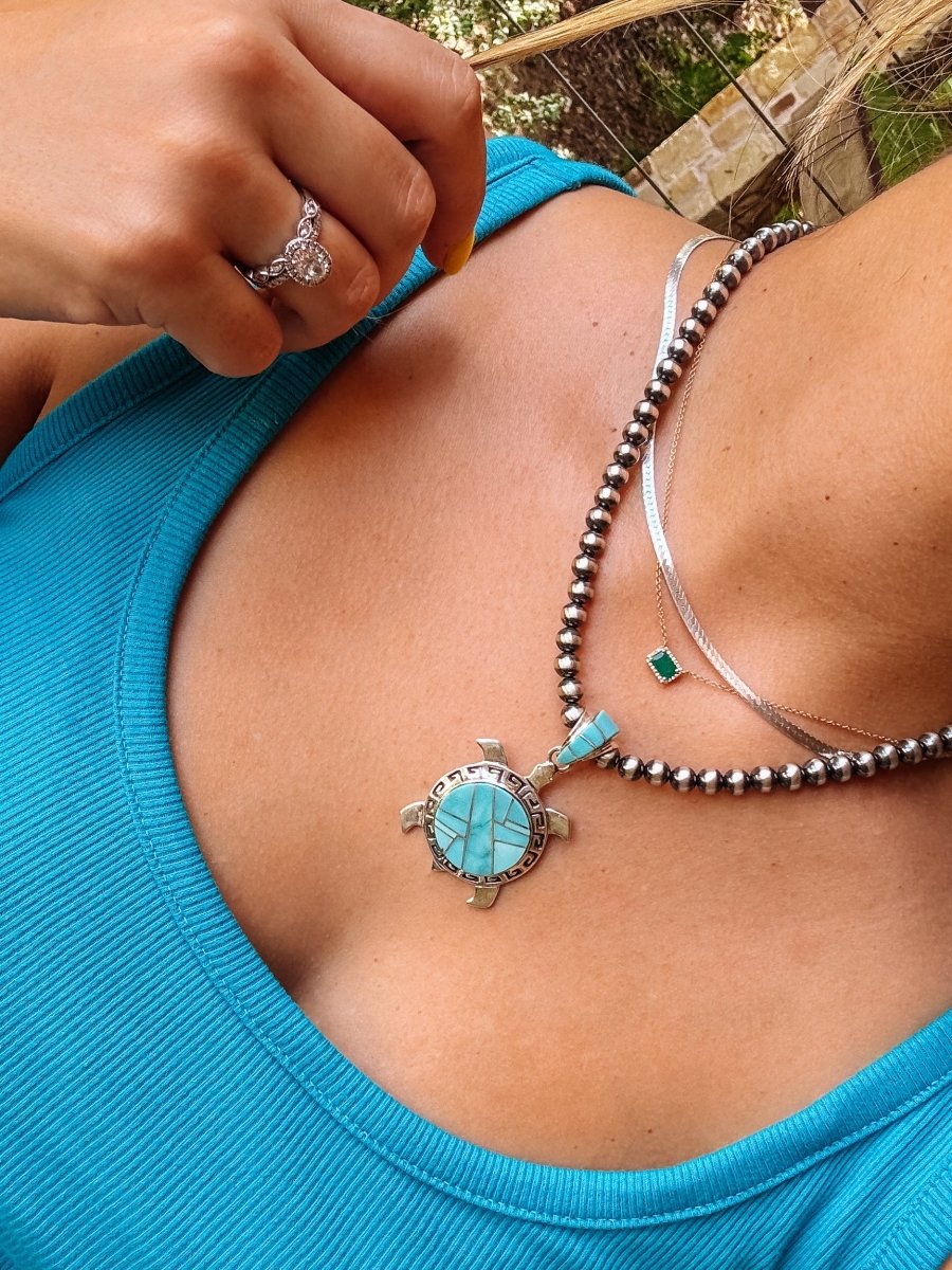 Hooks Turquoise Turtle Necklace Pendant
