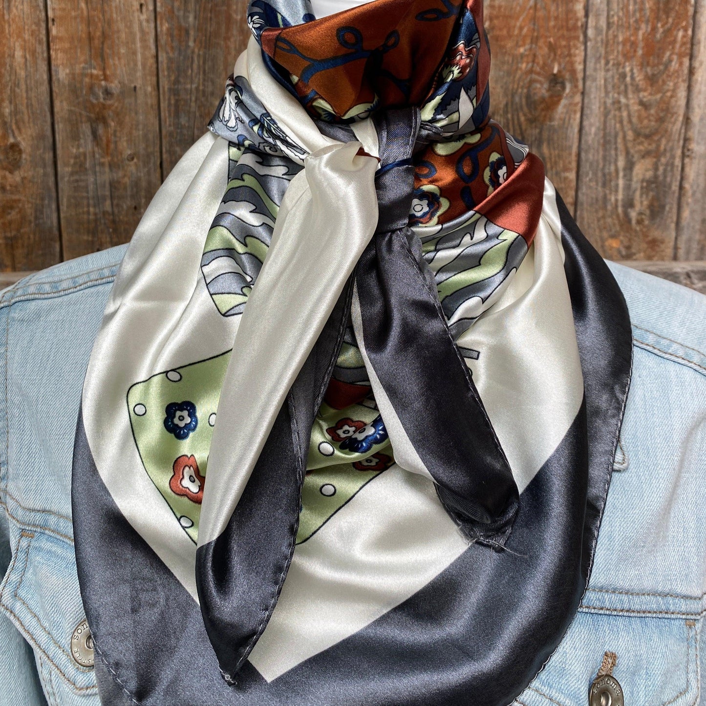 35X35"  Grey & White  Wild Rag / Scarf WR3159X