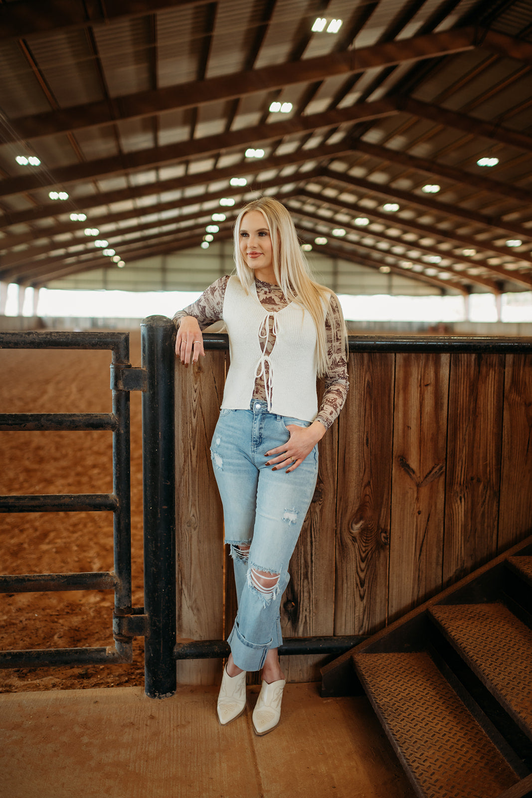 RAE LIGHT WASH DISTRESSED | JEANS