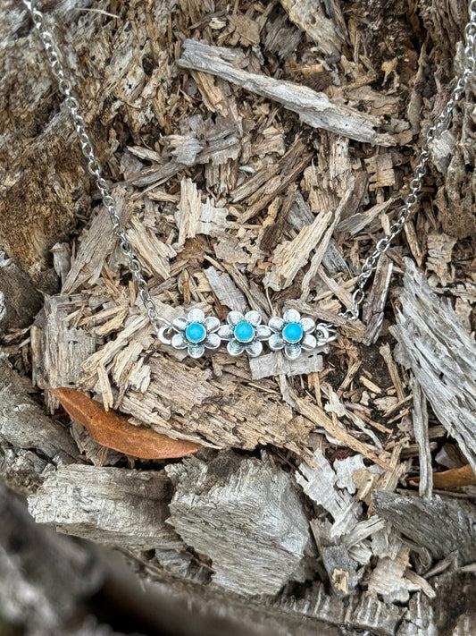 Turquoise Flowers Trio Chain Necklace