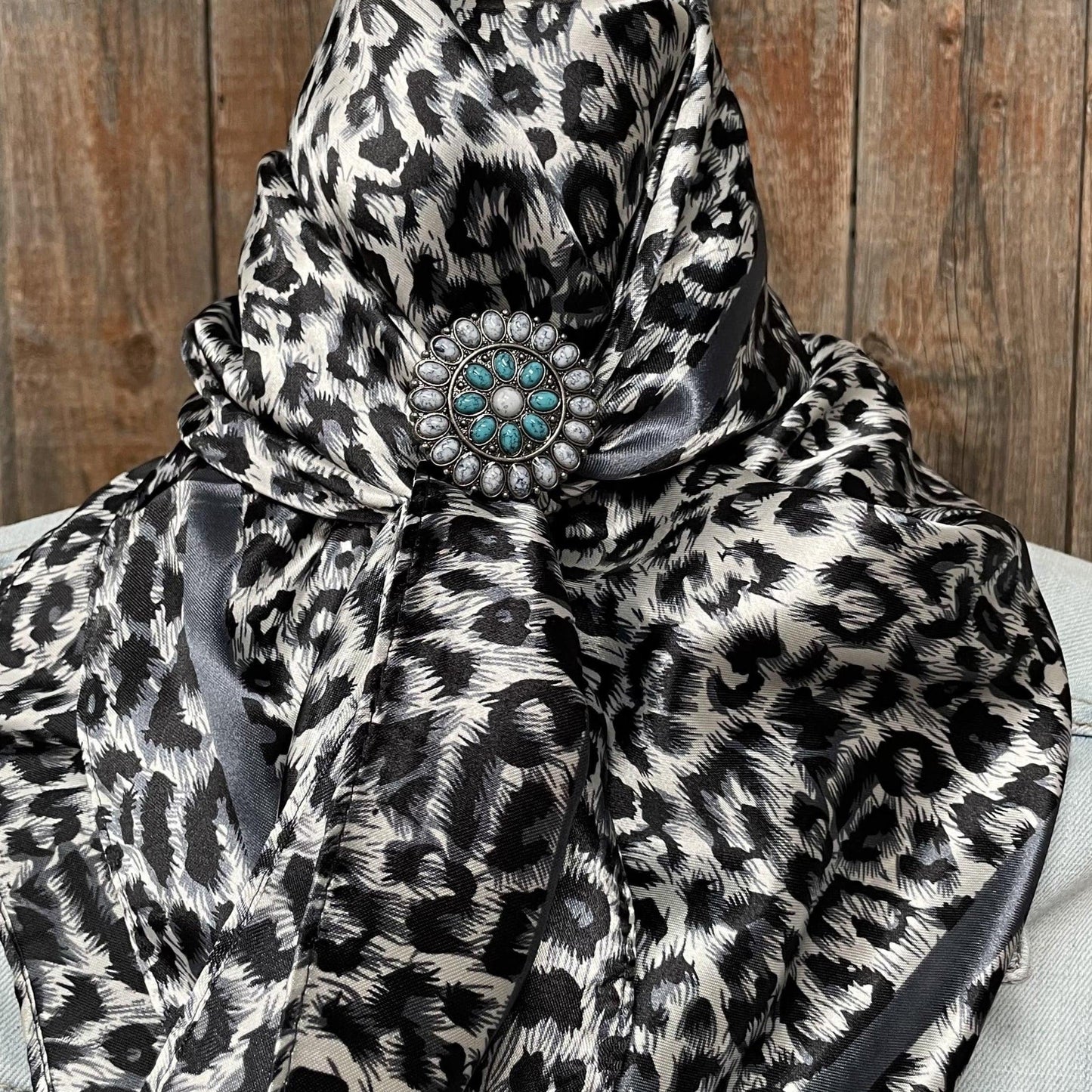 35X35" Snow Leopard Wild Rag / Scarf - W212 Slide WRC167A