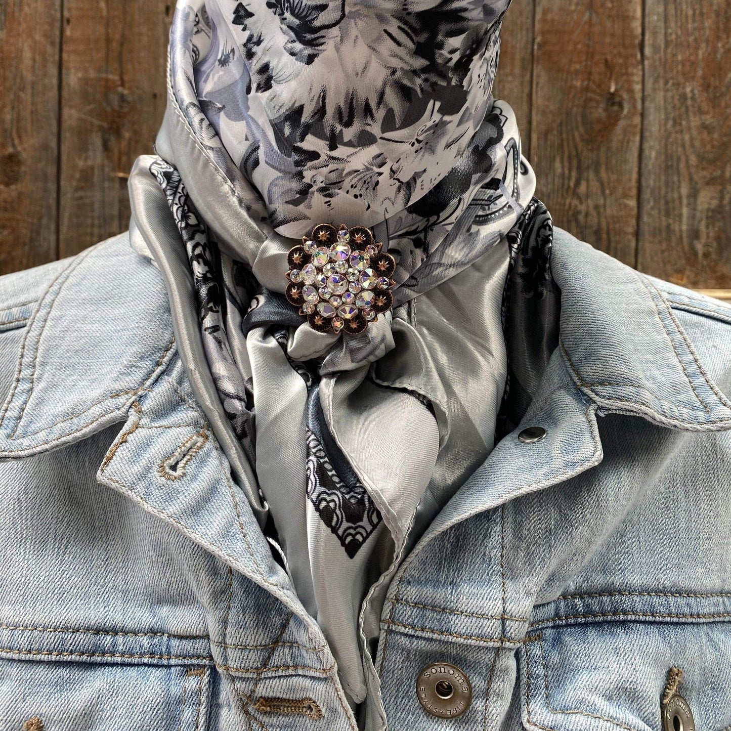 35X35" Silver & White Floral Paisley Wild Rag / Scarf - Copper AB Slide WRC172A